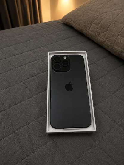 iPhone 15 Pro Max 256GB Negro Reacondicionado | 100% Batería | Liberado de Chip